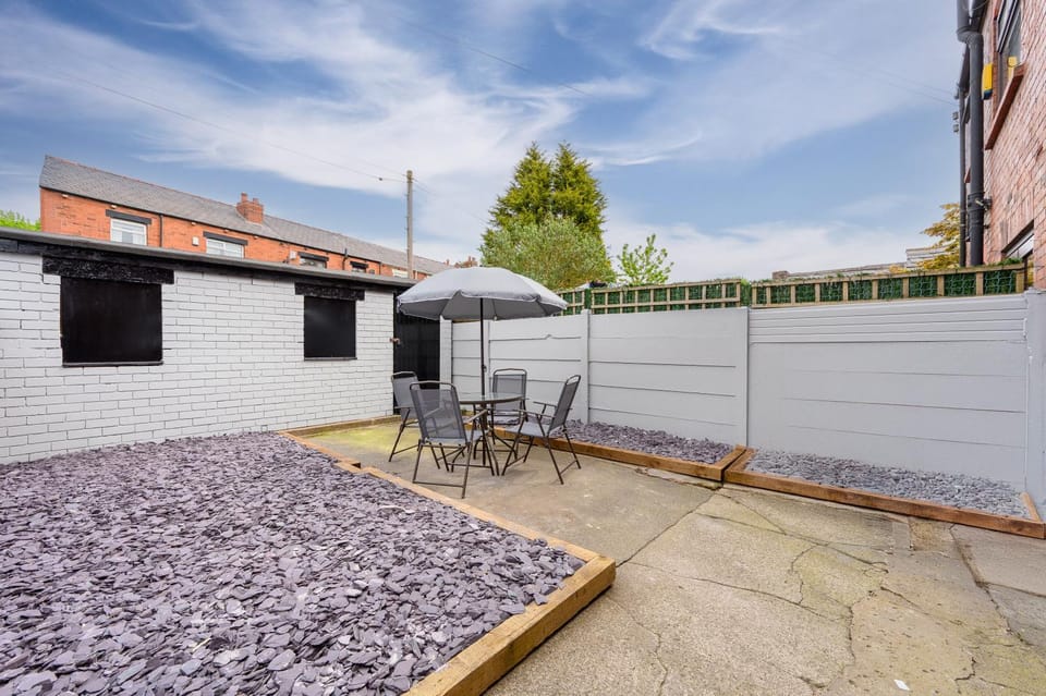 Free Parking Stunning 3Bedroom Home In Wigan Apartment in Wigan