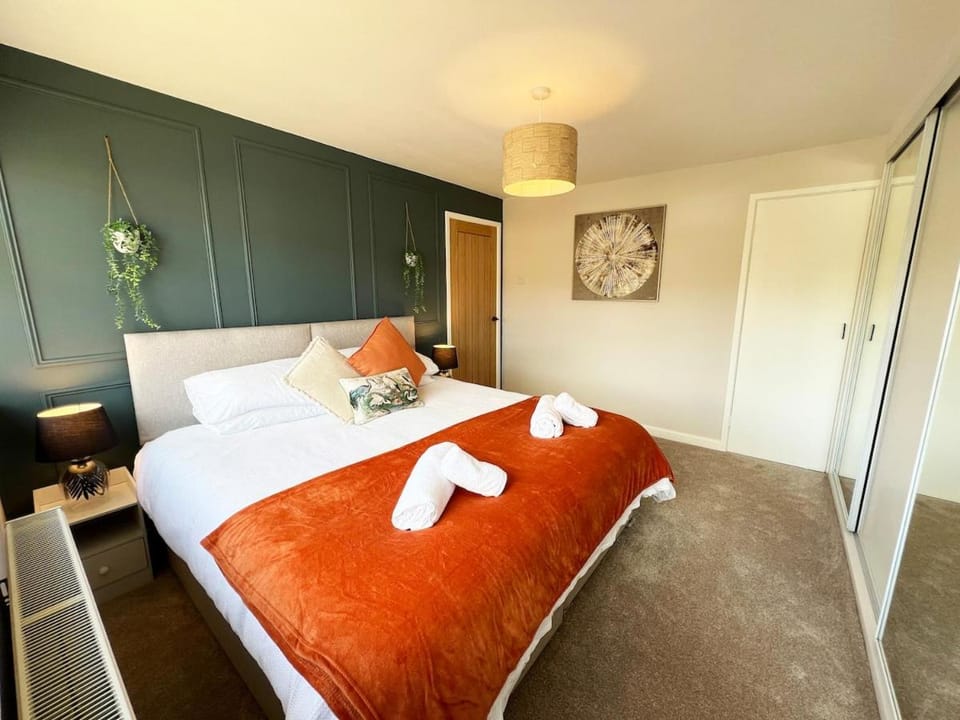 Contractor Stays - Free Private Parking & Fast Wi-Fi House in Yeovil