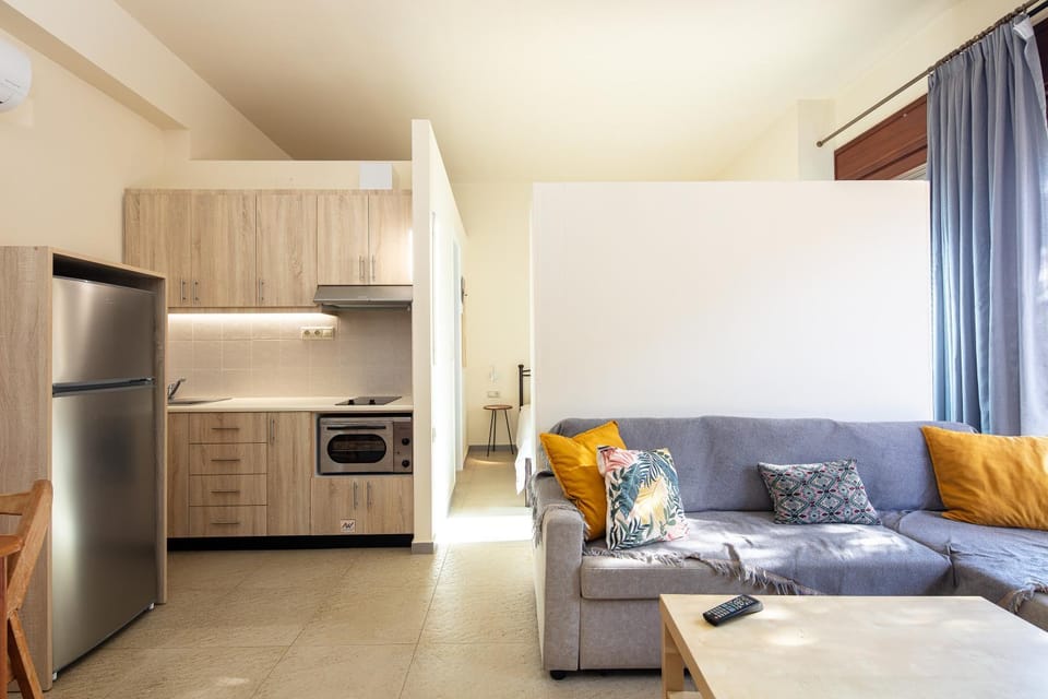 Kitchen or kitchenette, Living room, oven, stove