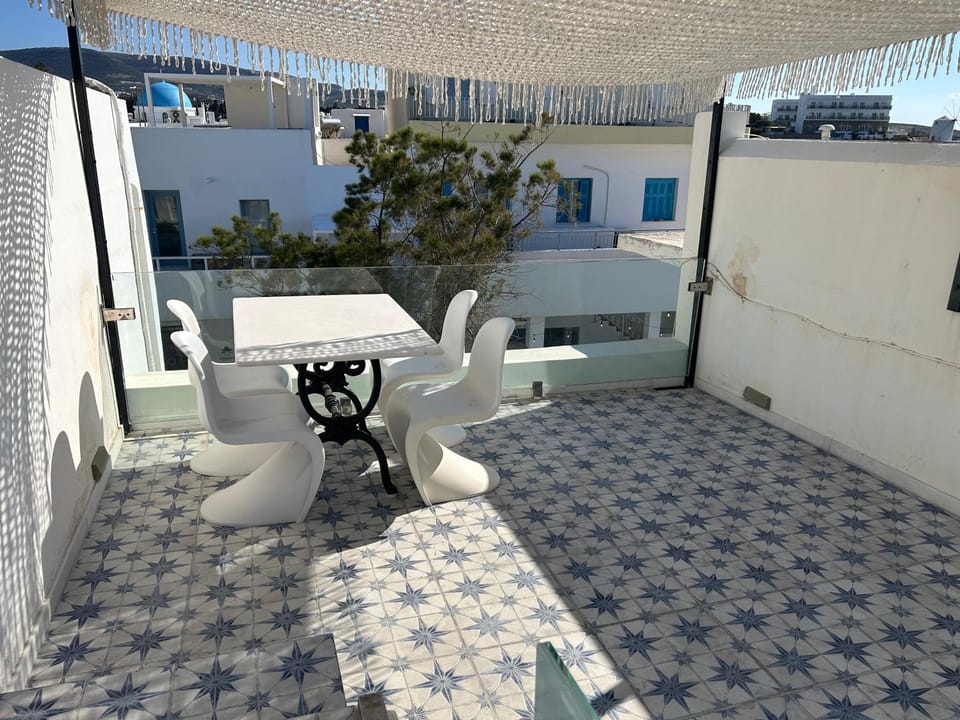 Sophisticated Paros Getaway Apartment in Paros