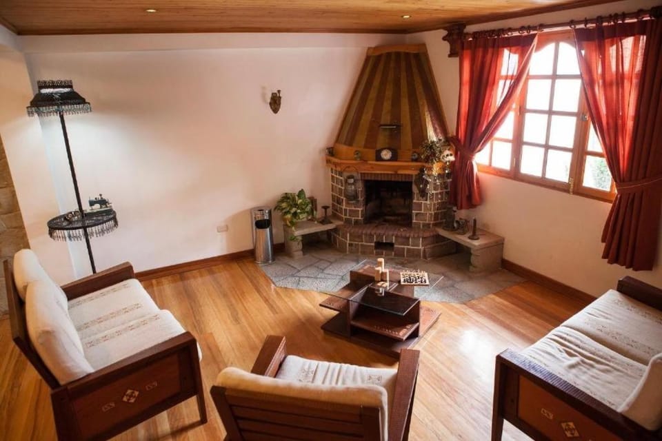 Communal lounge/ TV room