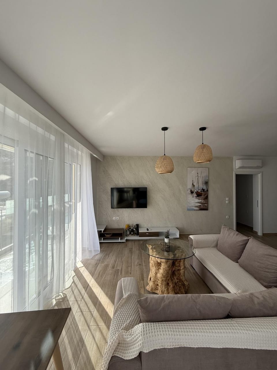 Communal lounge/ TV room, Living room, Seating area