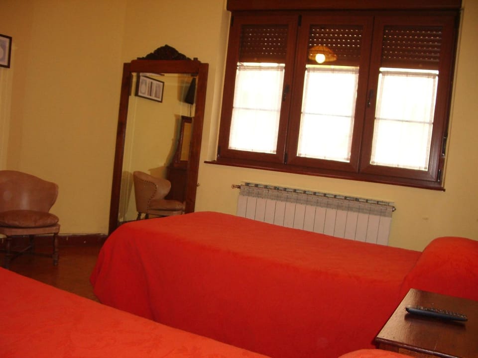 Hospedaje Senda del Huerna Bed and Breakfast in Asturias