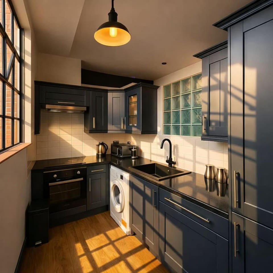 City Centre Apt + Balcony | Parking | Bars & Shops Apartment in Liverpool City Centre