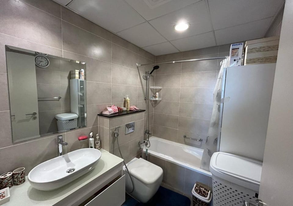 Shower, Toilet, Bathroom, Bath, towels
