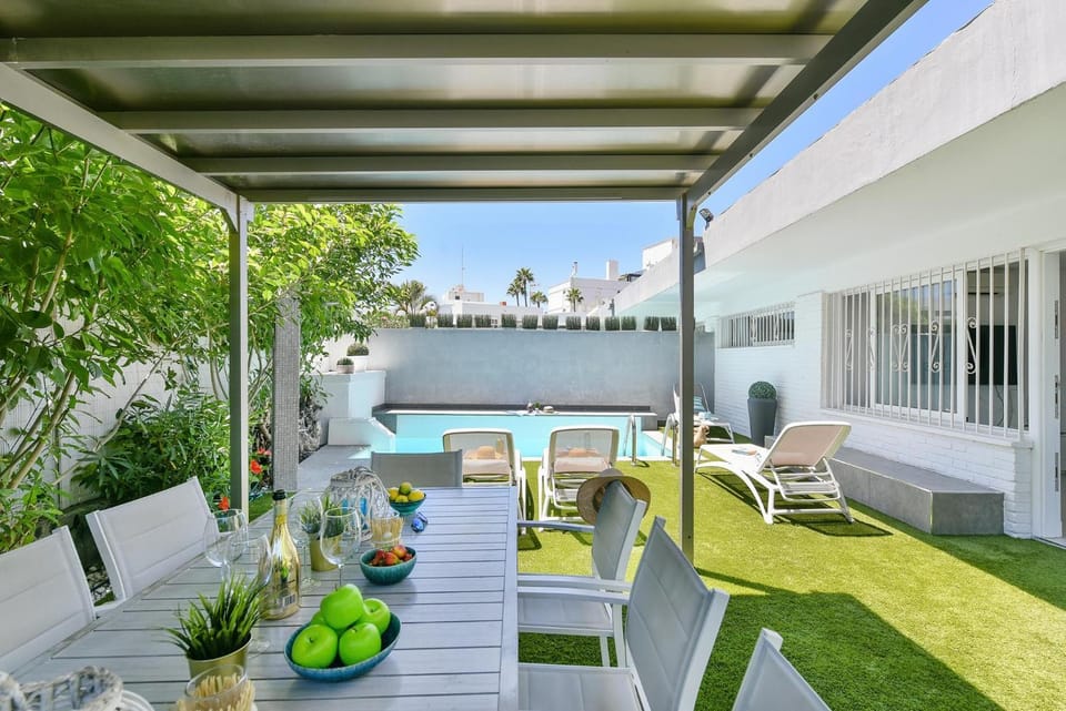 Day, Garden, Swimming pool, sunbed