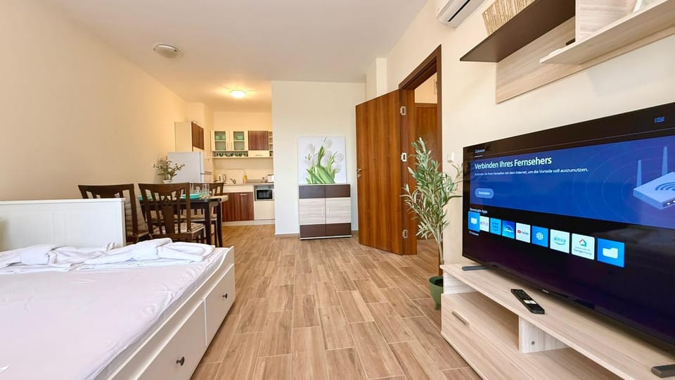 Communal lounge/ TV room, TV and multimedia