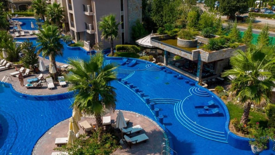 Lounge or bar, Swimming pool