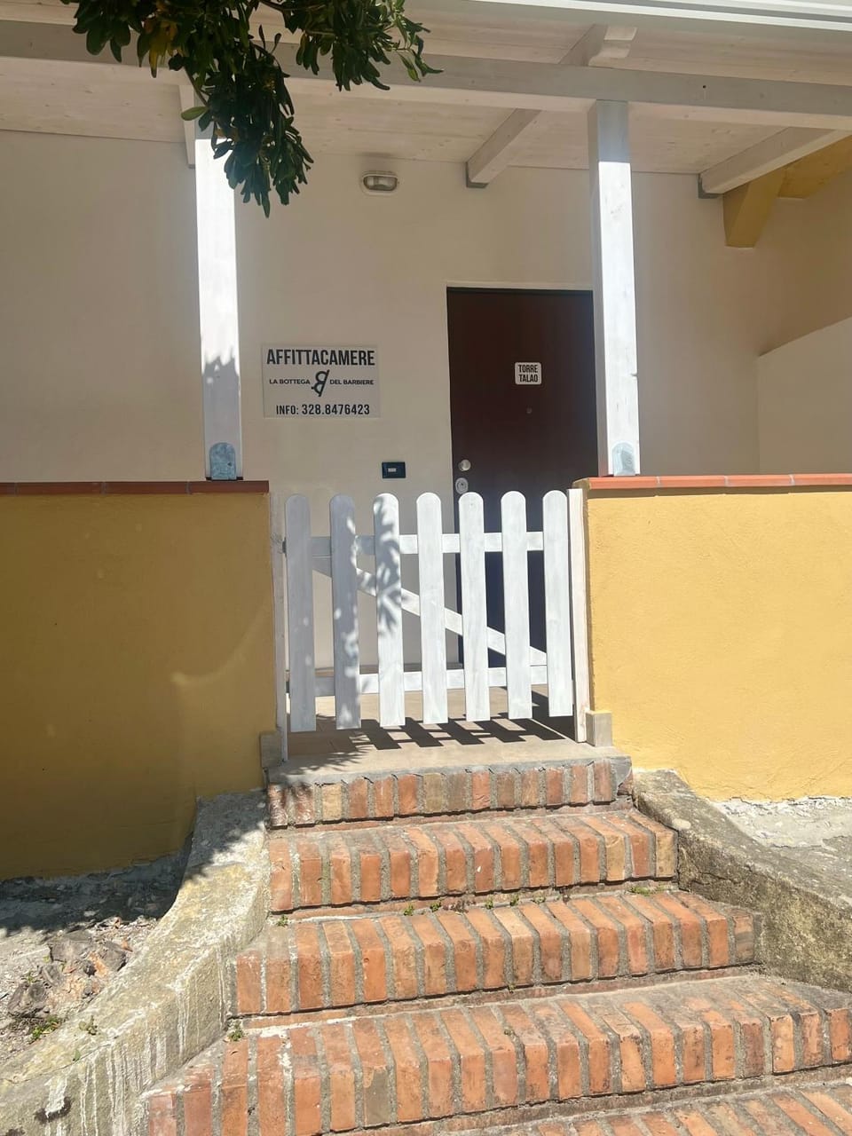 Facade/entrance
