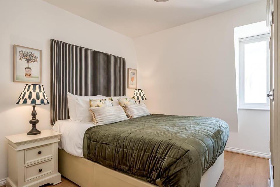 Central Belfast Apartments - The Cathedral Loft Apartment in Belfast