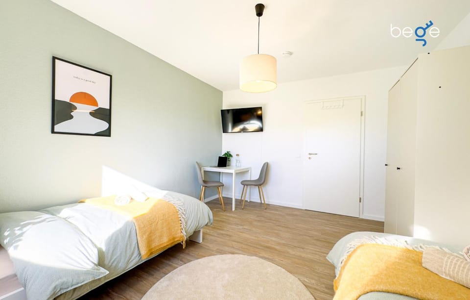 Photo of the whole room, Seating area, Bedroom