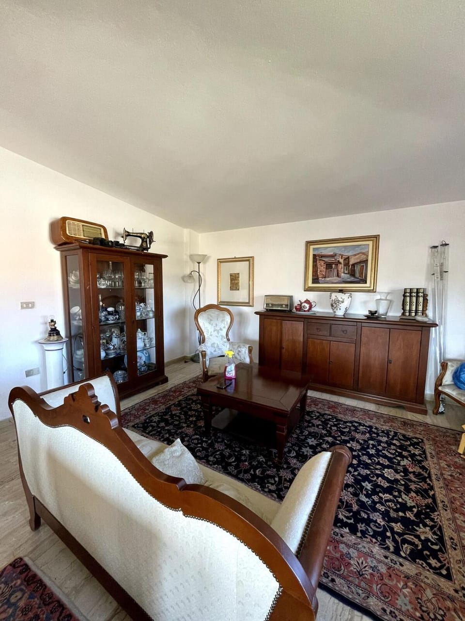 Living room, Seating area