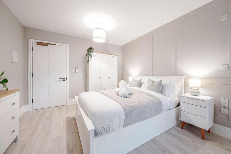 Silver Birches by MCF Apartment in Redhill