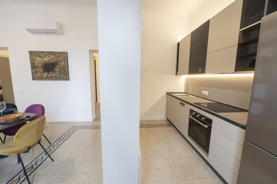 Kitchen or kitchenette, Dining area, dishwasher, oven, stove