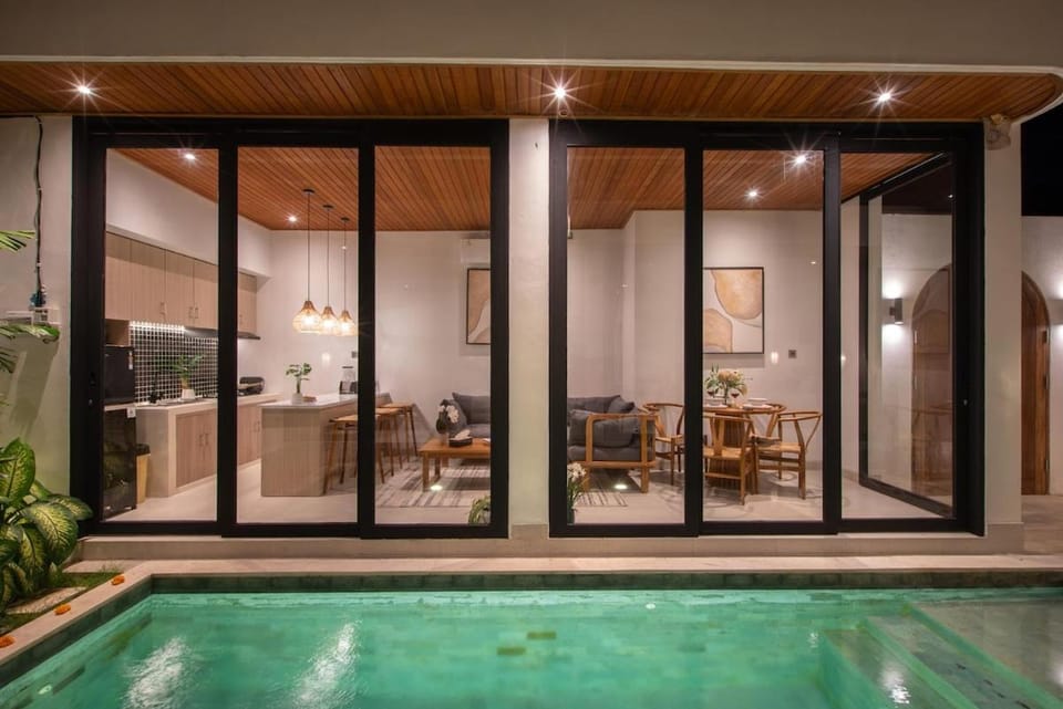 Facade/entrance, Pool view, Dinner, kitchen