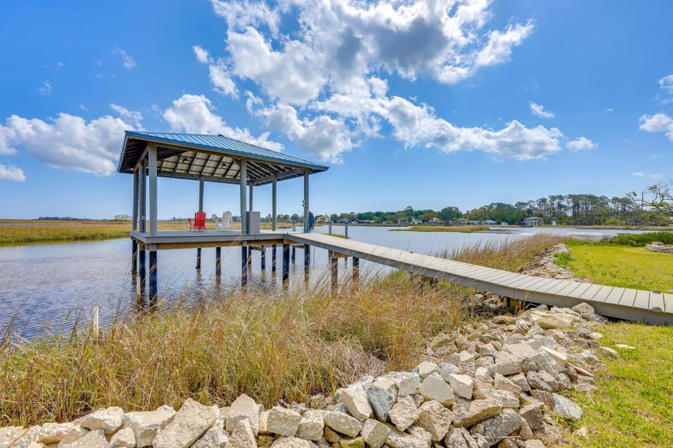 Waterfront Jacksonville Gem w/ Dock + Game Room! House in Jacksonville