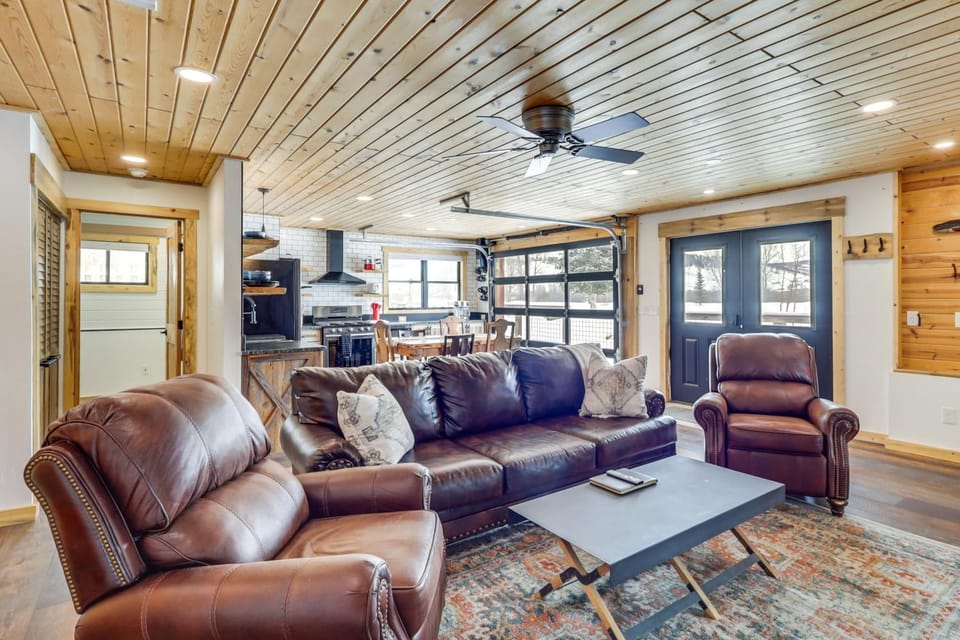 Modern Granby Retreat: Fish, Hike & Relax! House in Granby