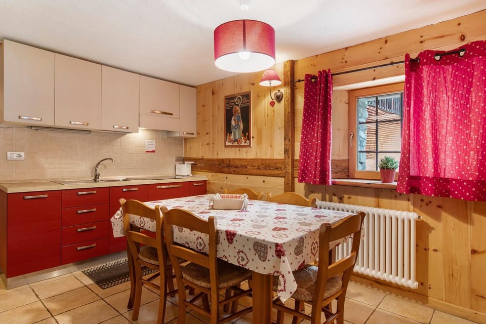 Property building, Kitchen or kitchenette, Living room