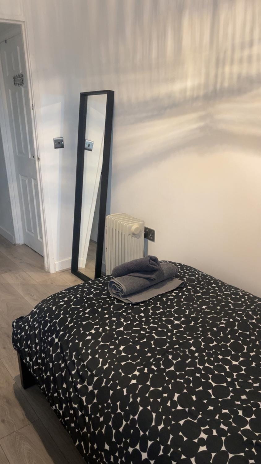 Bed, Bedroom, internet
