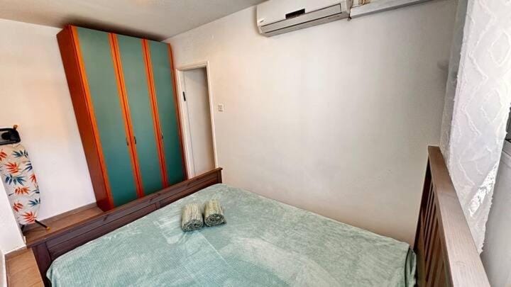 Уютная и светлая квартира с балконом рядом с ТЦ STAR Apartment in North District