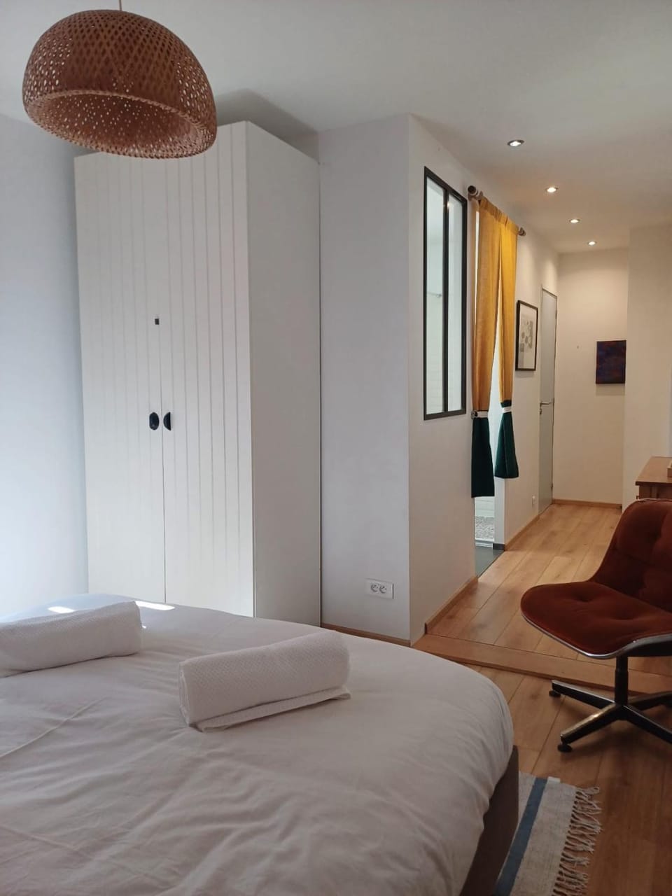 Photo of the whole room