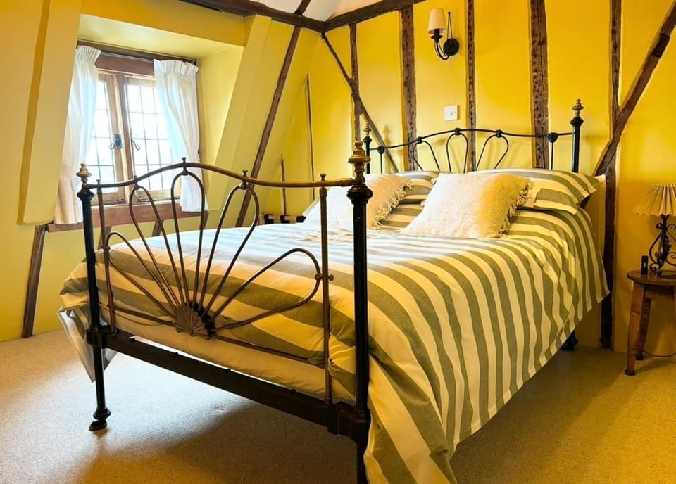 Bed, Bedroom, Garden view, Inner courtyard view