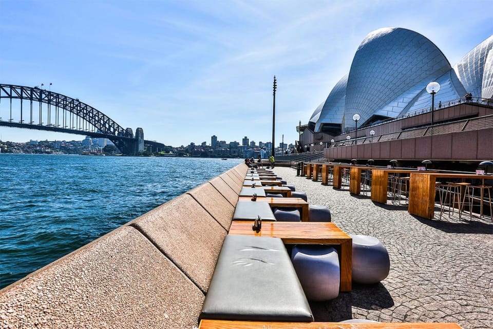 KozyGuru | Sydney CBD | Awesome City Abode Apartment in Surry Hills