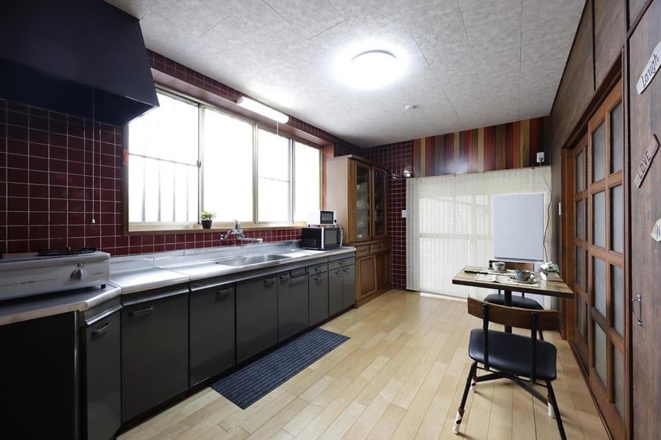Kitchen or kitchenette, Dining area, stove