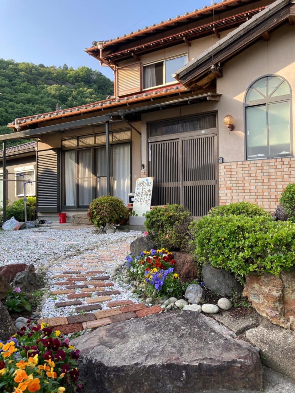 Property building, Spring, Day, Garden