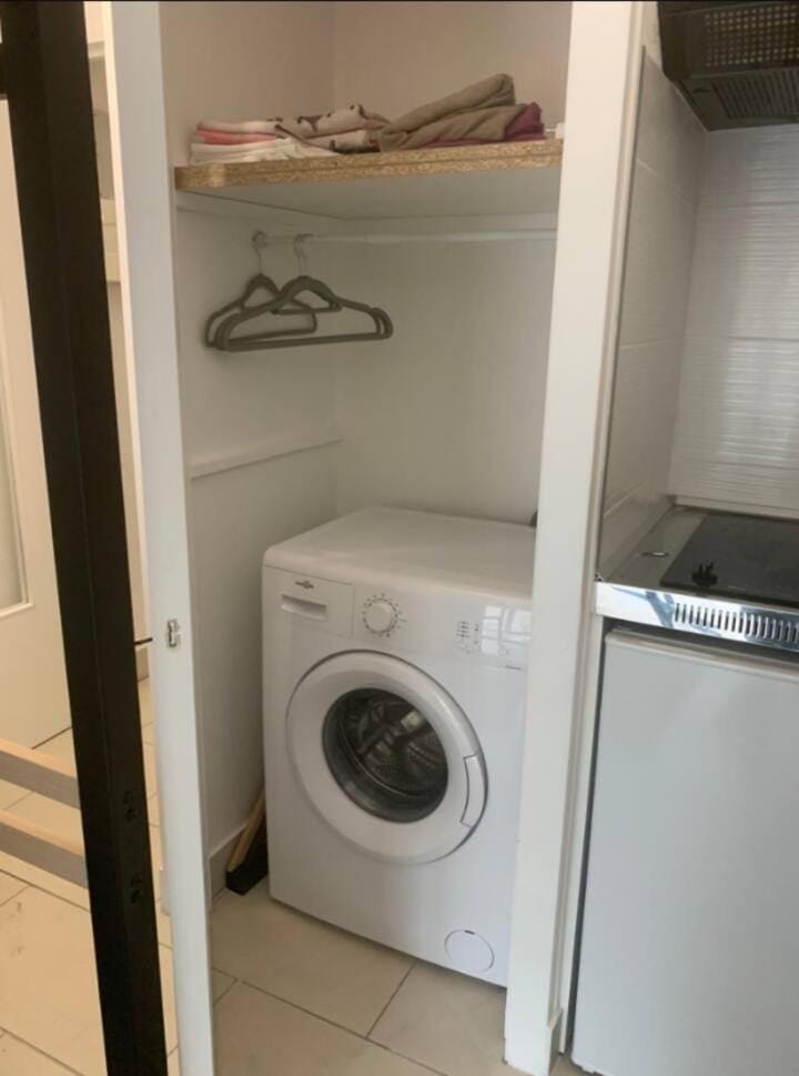 wardrobe, washing machine