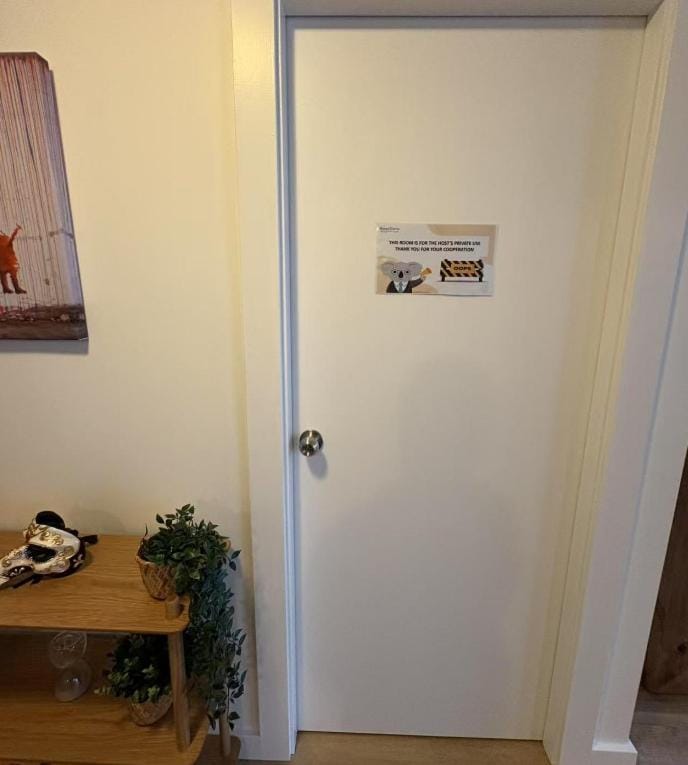 KozyGuru | Rockdale | Cozy Apt near Train Station Apartment in Sydney
