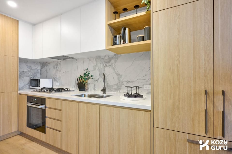 KozyGuru | Moonee Ponds | Modern 1 Bed Apt Parking Apartment in Melbourne