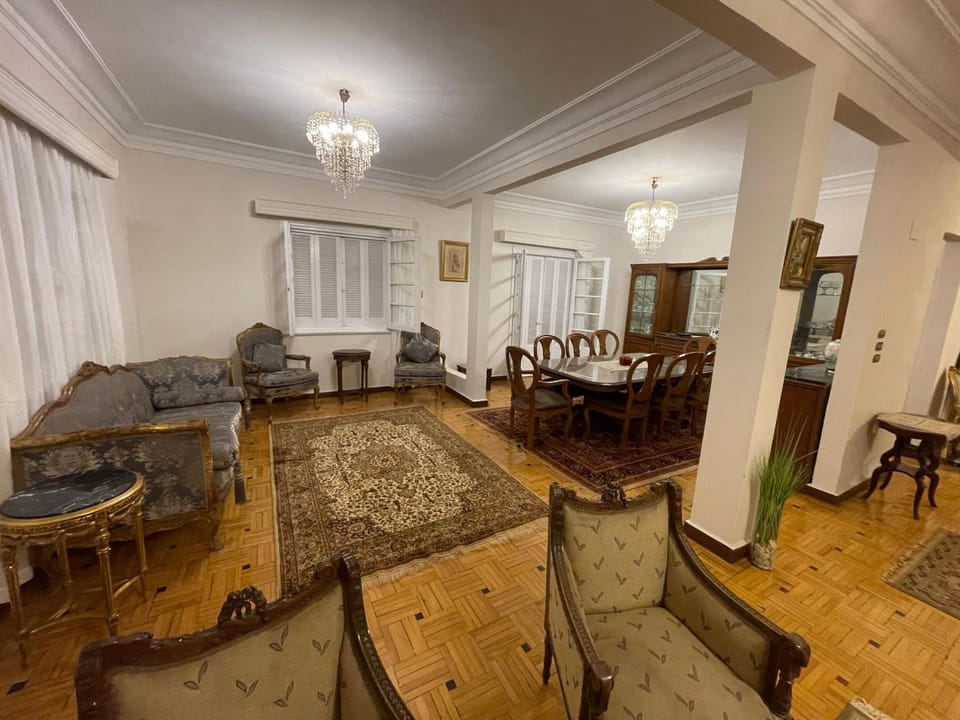 شقه فندقيه بالزمالك Apartment in Cairo