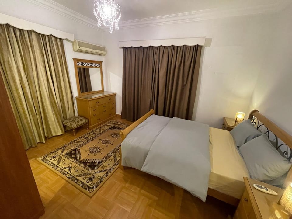 شقه فندقيه بالزمالك Apartment in Cairo