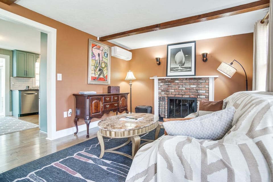 4 Mi to Inkwell Beach: Home in Oak Bluffs! House in Tisbury
