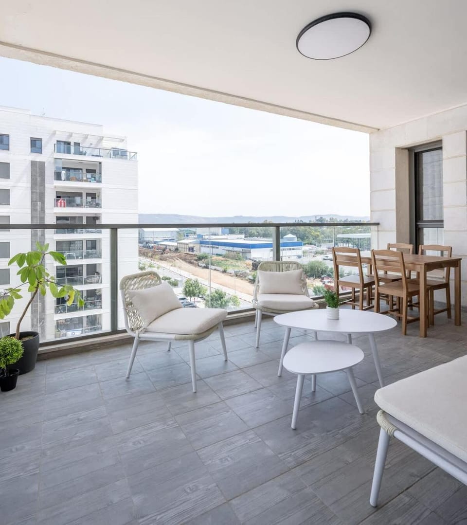 Cozy 3 BR apartment on the beach Apartment in North District