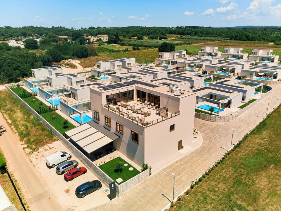 Property building, Bird's eye view