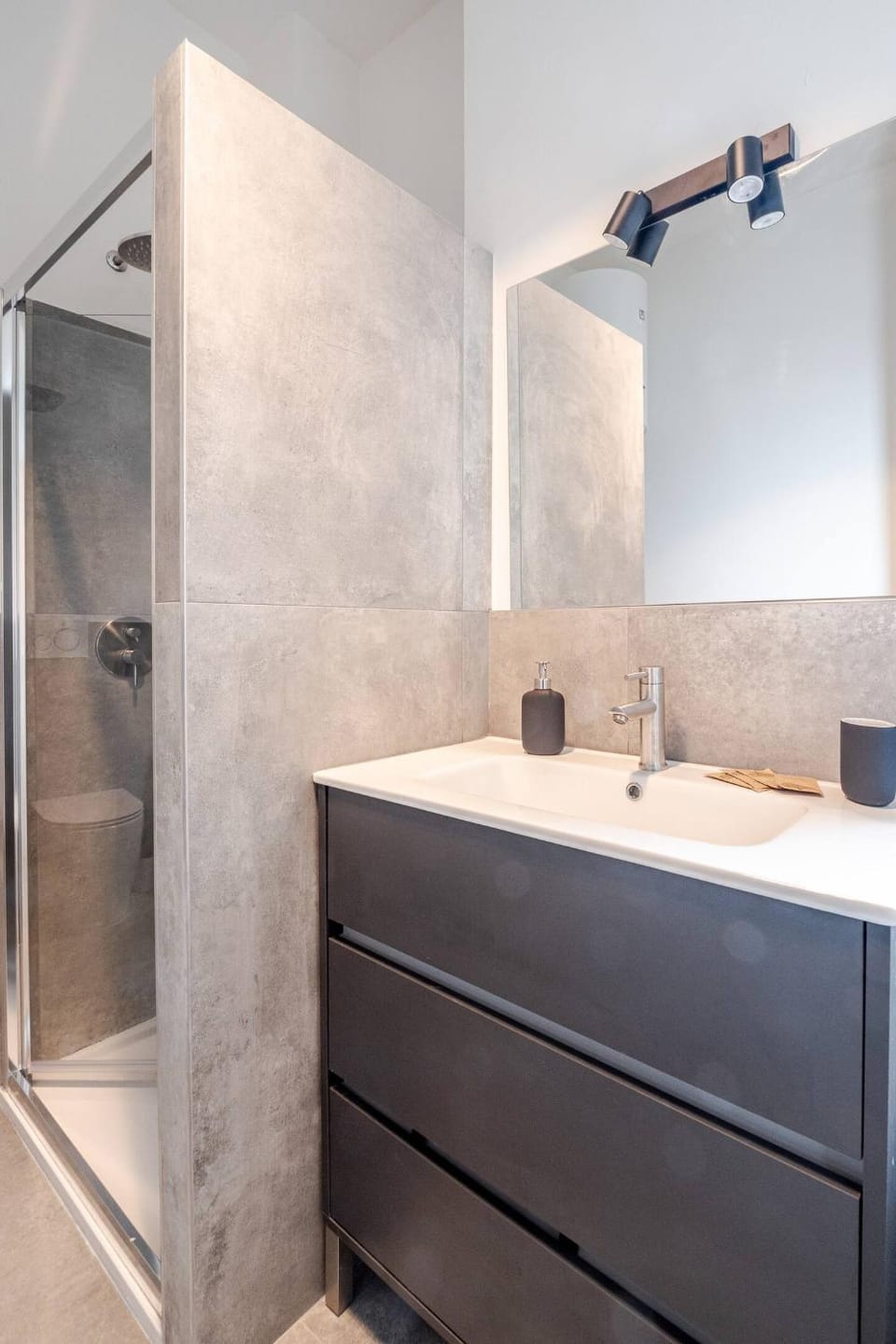 Shower, Bathroom