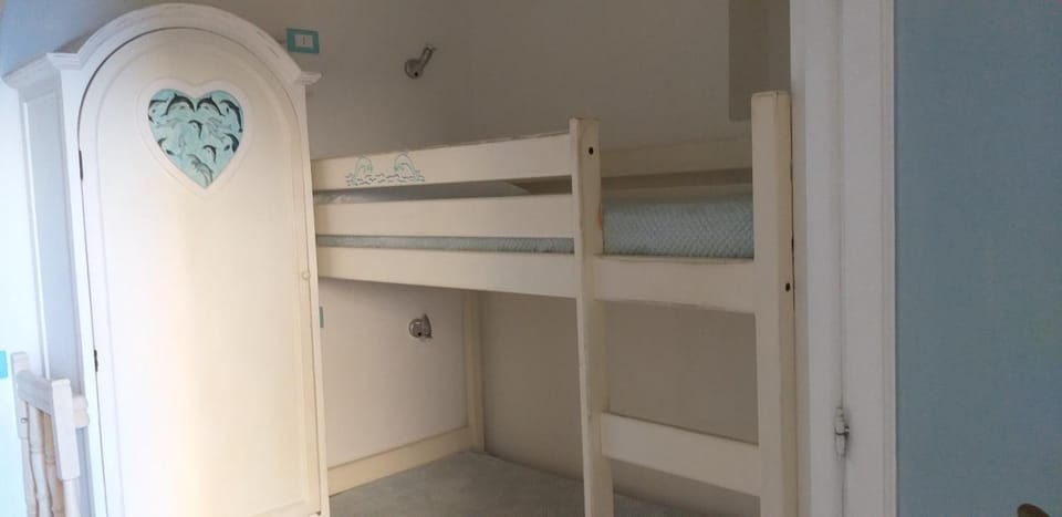 bunk bed