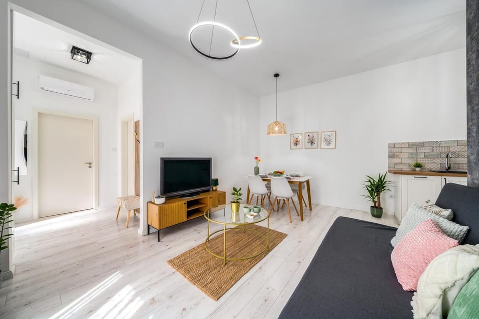 TV and multimedia, Living room, air conditioner