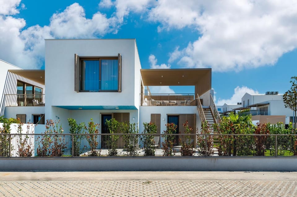 Property building, Day