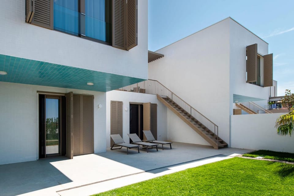 Property building, Balcony/Terrace