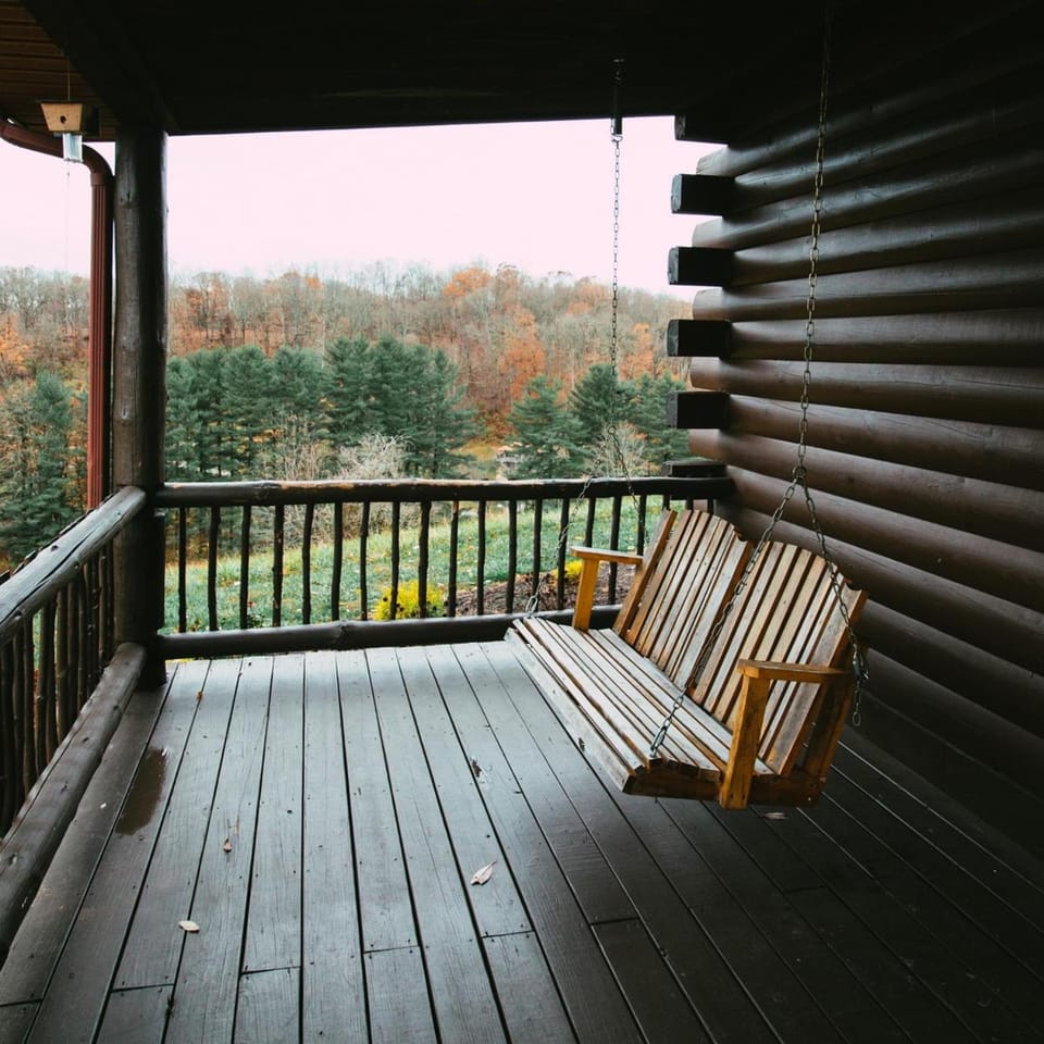 Big Sky Lodge - by The Chalets House in Falls Township