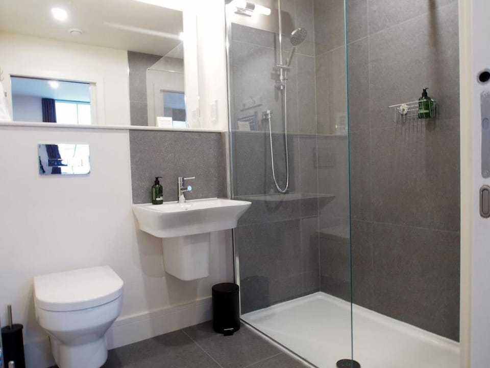 Stylish, modern studio on Easter Road - Flat 2, Elgin House Apartment in Edinburgh
