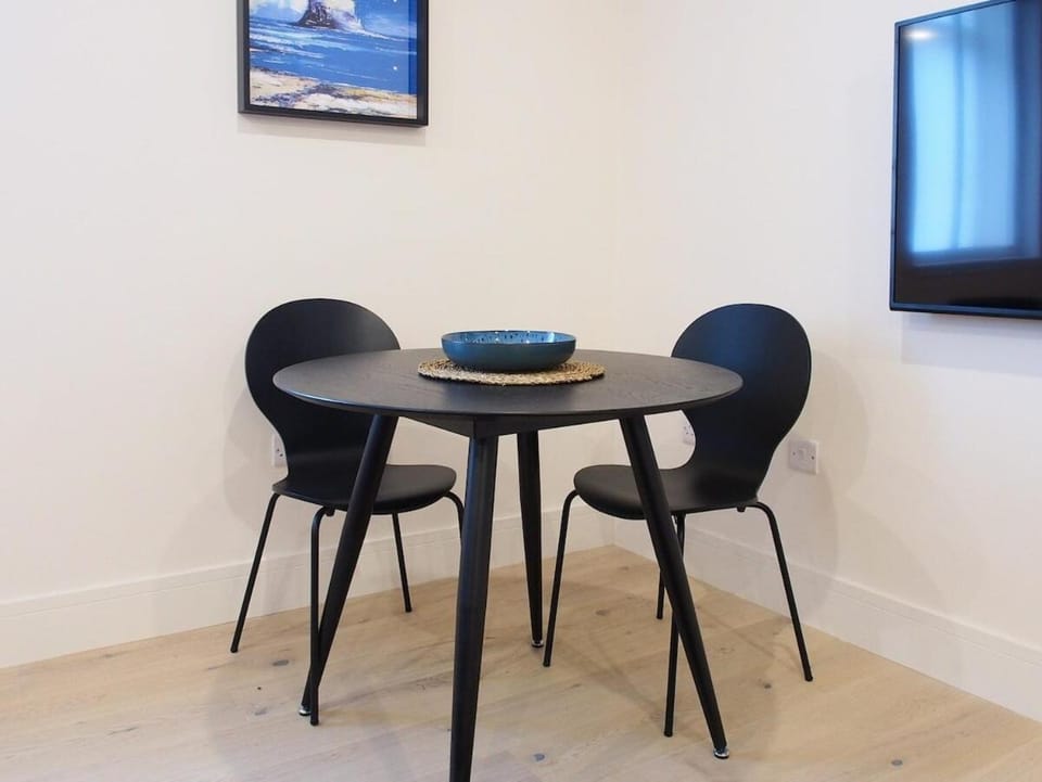 Stylish, modern studio on Easter Road - Flat 2, Elgin House Apartment in Edinburgh