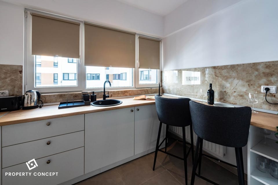 Coffee/tea facilities, Kitchen or kitchenette, Dining area, toaster
