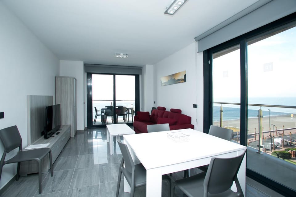 Day, Dining area