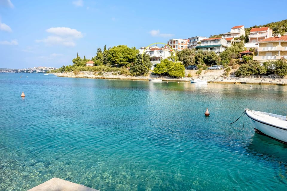 Facade/entrance, Beach