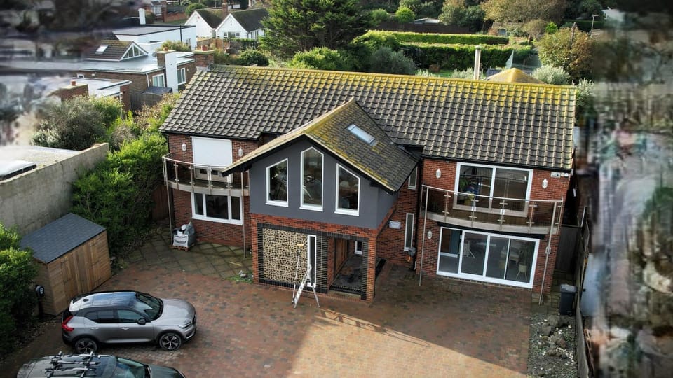 Botany Bay Beach House - Sleeps 8 - Stunning Sea Views House in Broadstairs