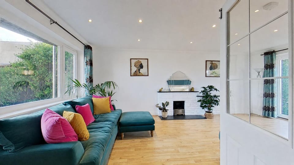 Botany Bay Beach House - Sleeps 8 - Stunning Sea Views House in Broadstairs
